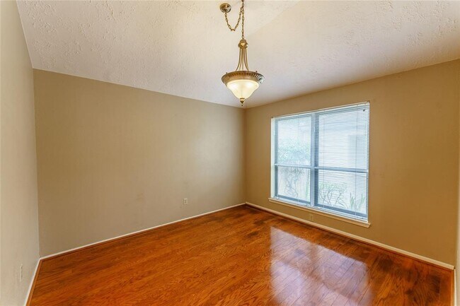 Building Photo - 8307 Autumn Wind Dr