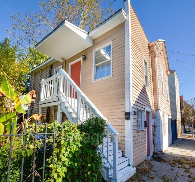 8 Hampden Ct Unit A, Charleston, SC 29403 Condo for Rent in