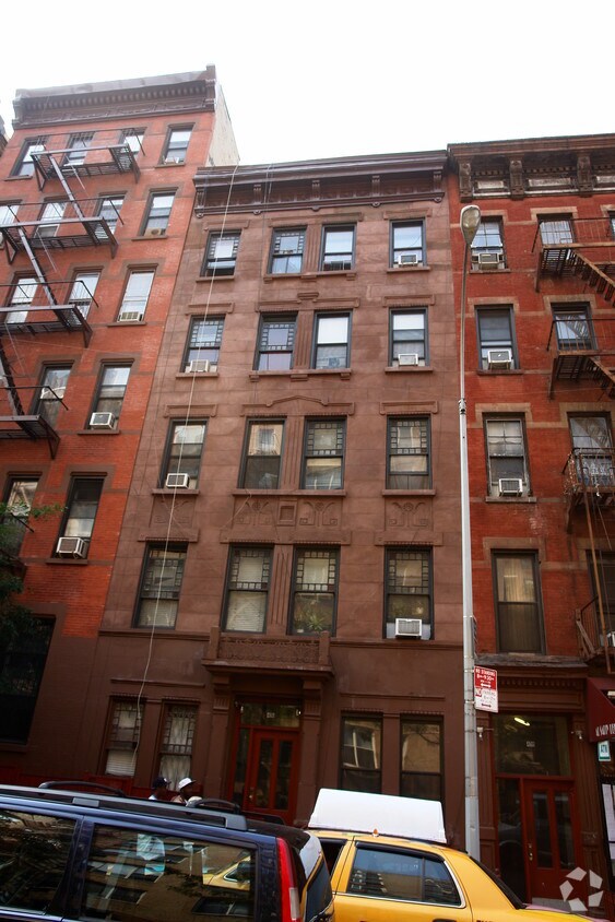 Foto del edificio - 406 W 56th St