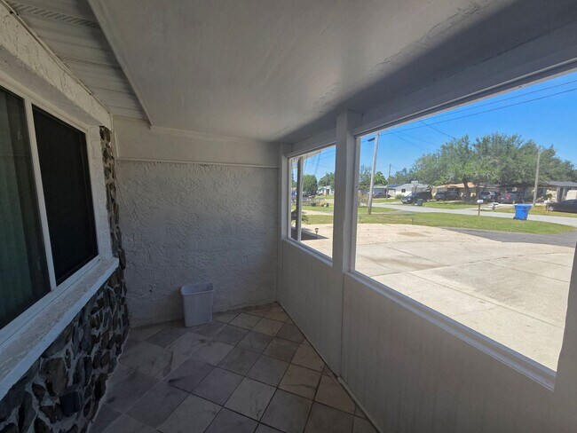 Building Photo - Cozy 3Bed/2Ba Unit, Conveniently Located N...