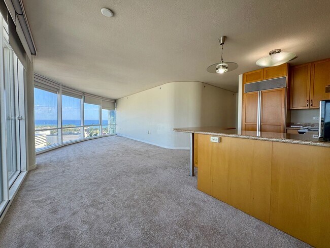 Foto del edificio - Moana Pacific East Tower 3/2/2 - AVAILABLE May 21, 2026