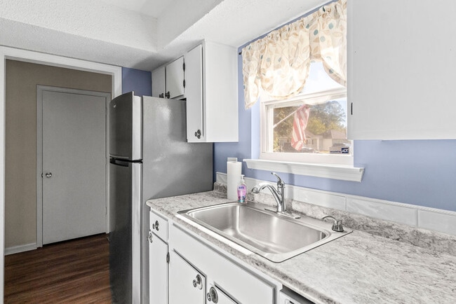 Building Photo - Sweetbriar Home