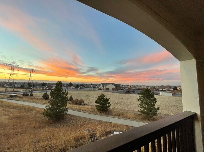 Foto del edificio - 18929 E Warren Cir