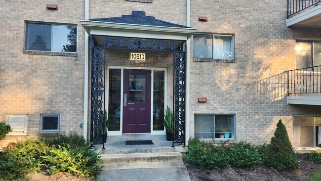 Building Photo - 10613 Montrose Ave