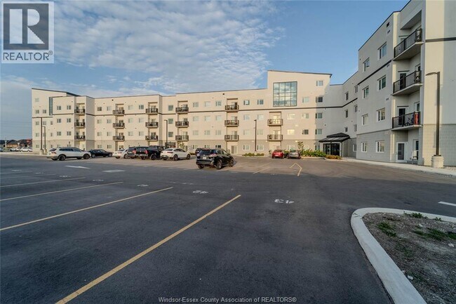 Photo du bâtiment - 1900 6th Conc