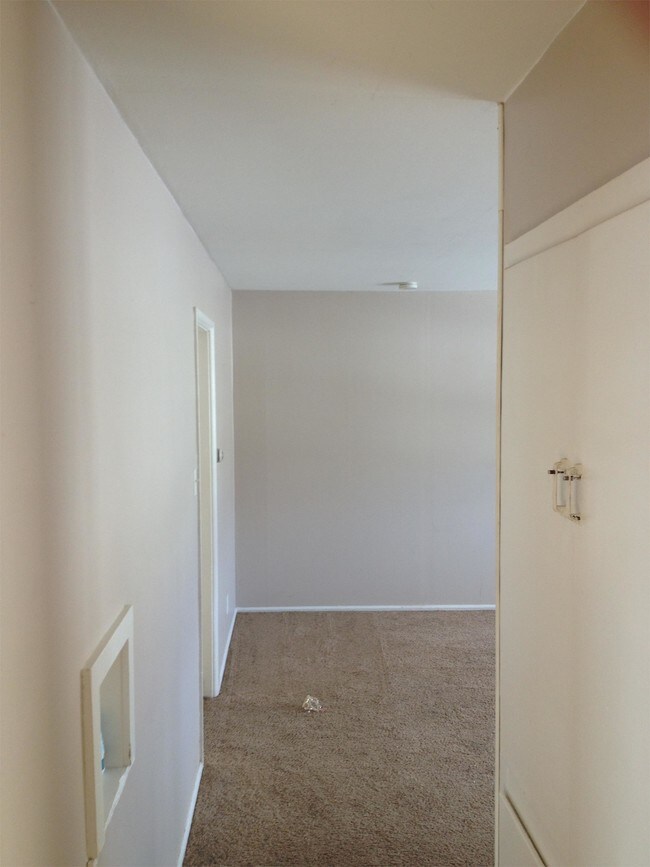 Building Photo - 407 S 28th St