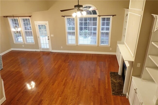 Foto del edificio - 3462 Blanding Ct