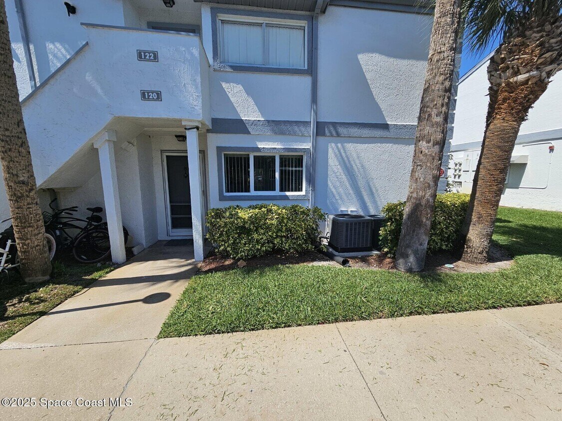 Foto principal - 120 Beach Park Ln