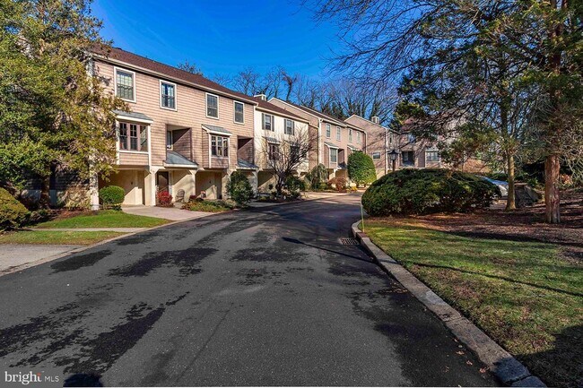 Foto del edificio - 210 Kings Croft Dr