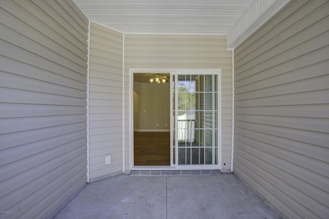 Building Photo - 303 Cedar Island Trail
