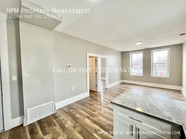 Building Photo - 2179 W 11th St
