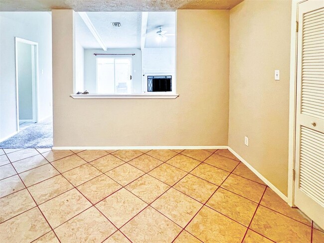 Foto del edificio - 3518 Almondwood Dr