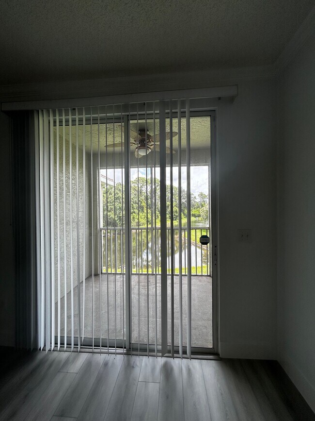 Foto del edificio - 4980 Baraldi Cir
