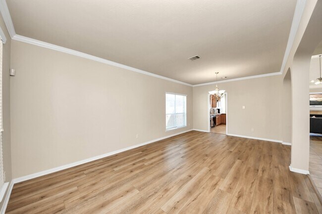 Foto del edificio - 9006 Sunny Brook Ln