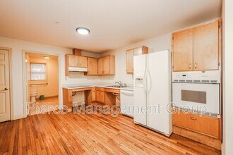 Building Photo - 843 Mammoth Rd
