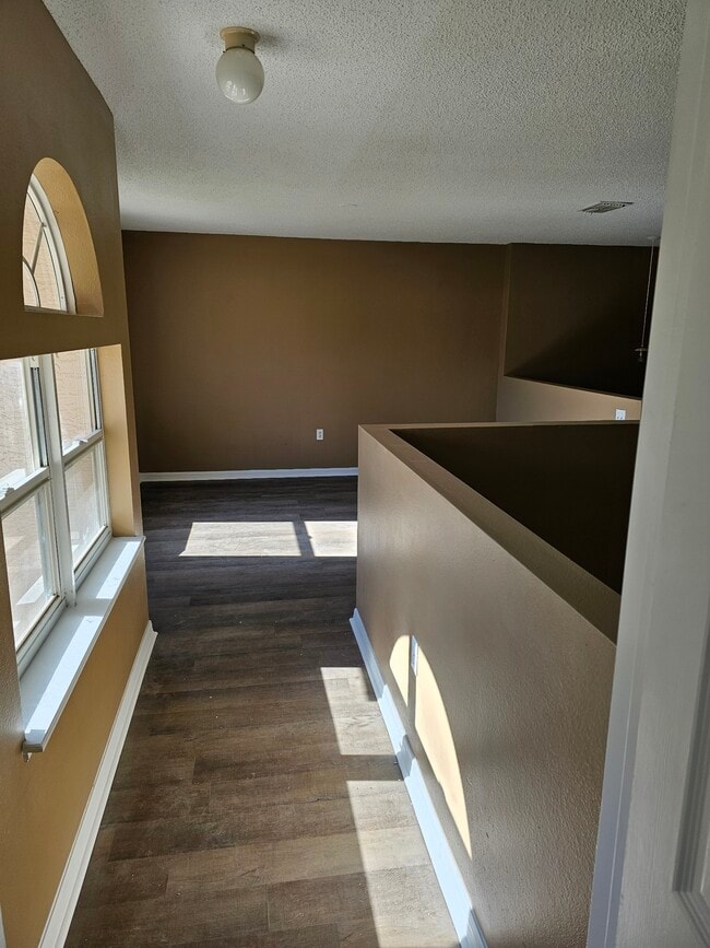 Building Photo - 9316 N Dallas Way