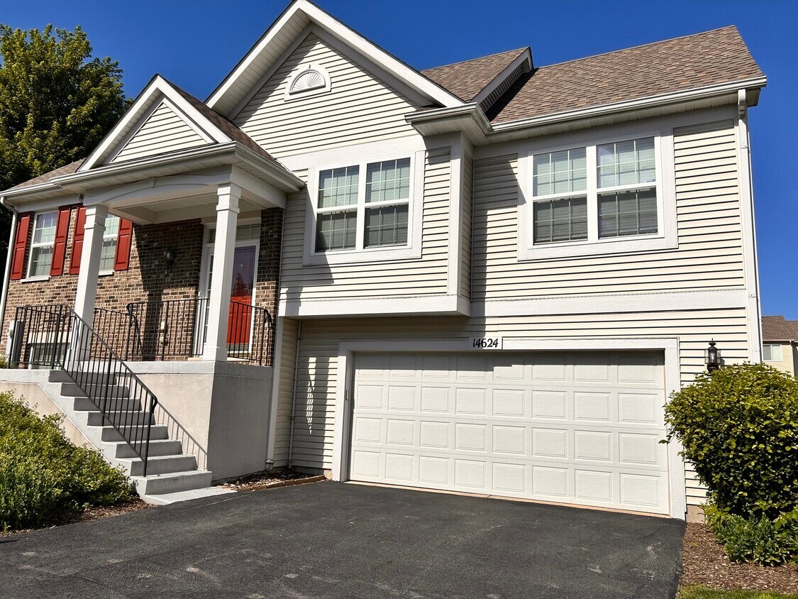 Primary Photo - 14624 Paul Revere Ln
