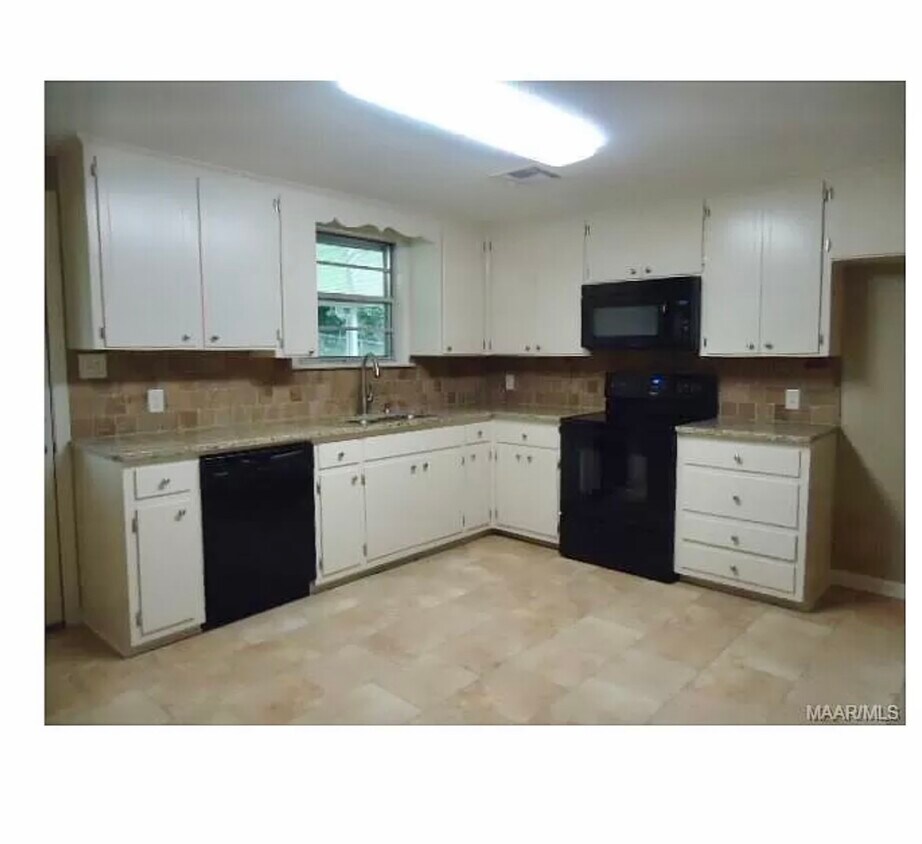 Foto del edificio - 610 Wisteria Rd