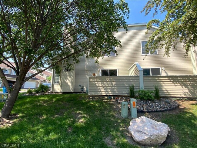 Building Photo - 1213 Pecks Woods Dr