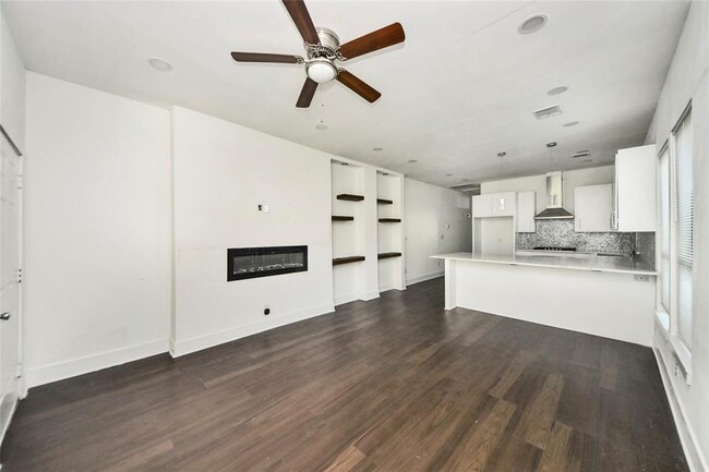 Building Photo - 4720 McKinney St