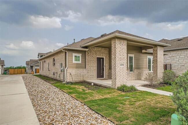 Building Photo - 9115 Looksee Ln