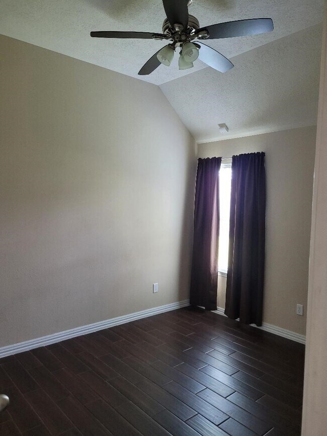 Foto del edificio - 4822 Emerald Bay Cir