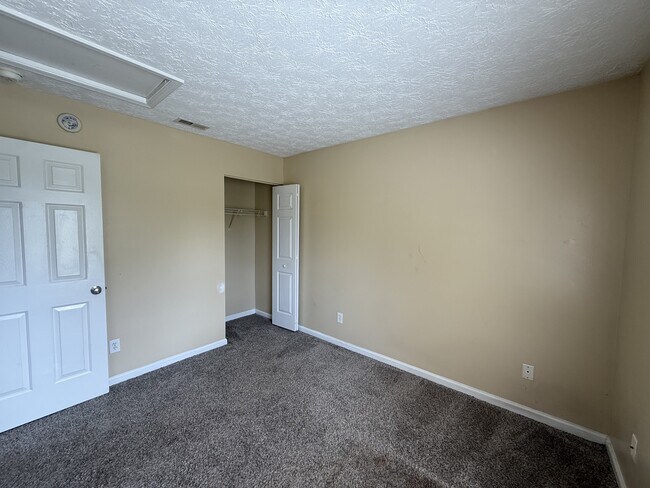 Building Photo - 509 Cove Hollow Dr