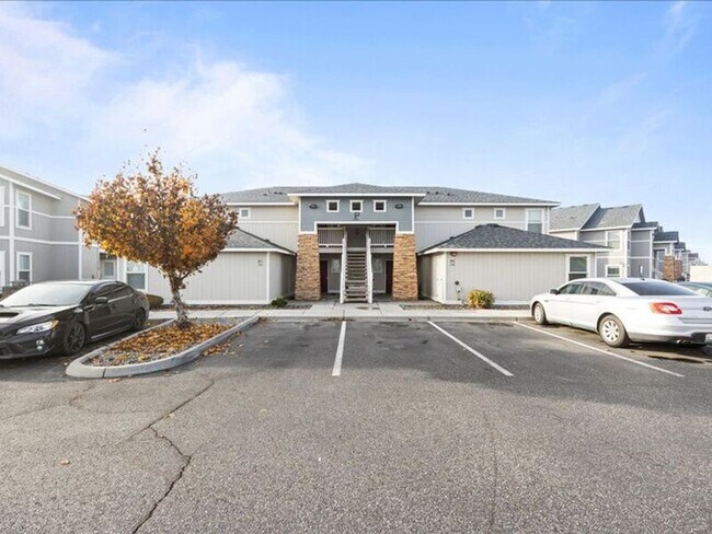 Foto del edificio - 6305 Chapel Hill Blvd