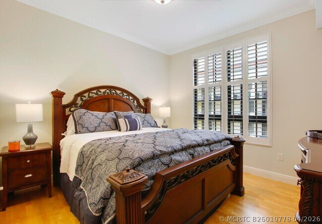 Foto del edificio - 701 S Olive Ave