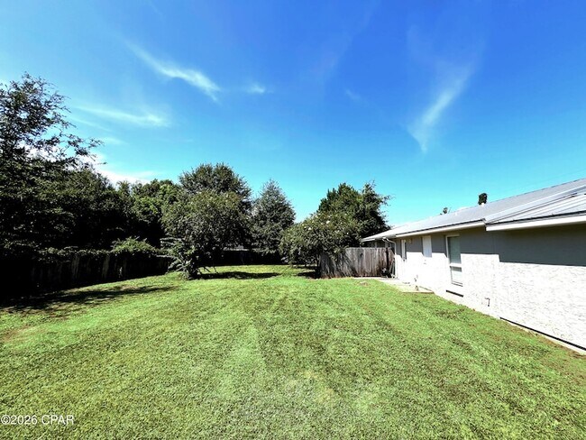 Foto del edificio - 3039 Headland Ave