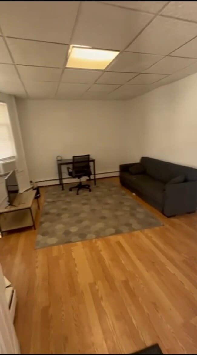 Foto del edificio - 738 Edgar Rd