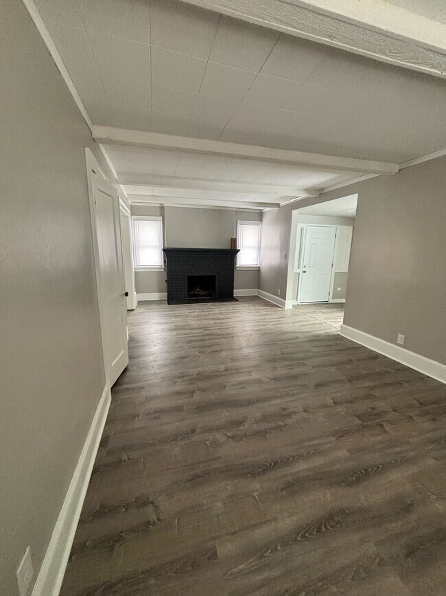 Foto del edificio - 5302 East Dr