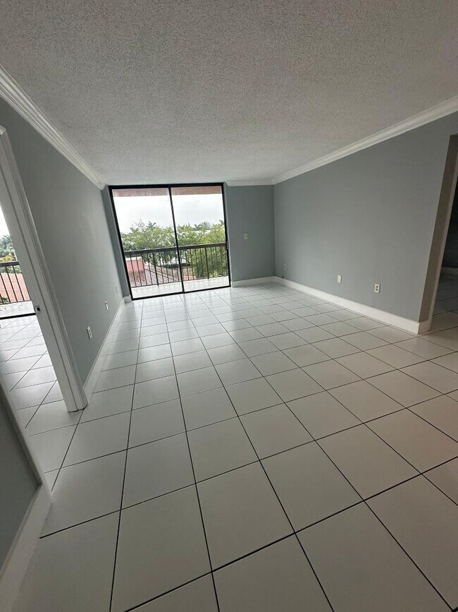 Foto del edificio - 7040 SW 24th St