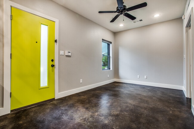 Photo - 2720 W Devitt St Townhome