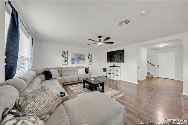 Sala de estar - 335 Kildeer Crk