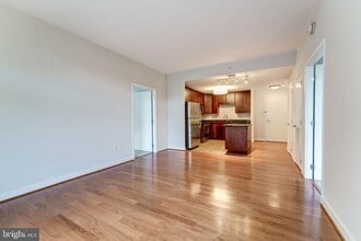 Building Photo - 155 Potomac Passage