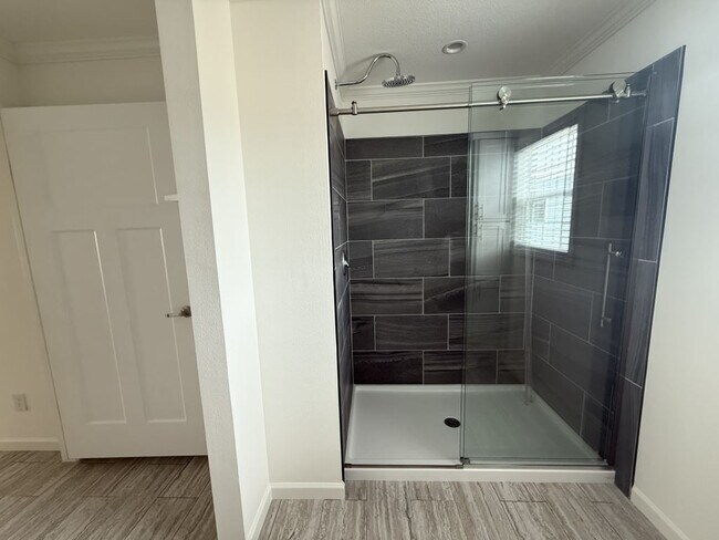 Building Photo - 3614 Vine Trl