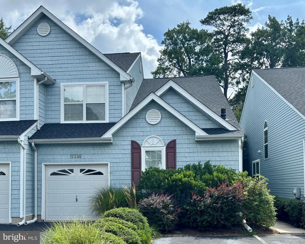 Foto principal - 17326 King Philip Way