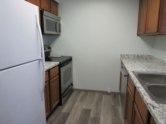 Foto del edificio - Light and bright! 2 Bedroom, Westside Condo.