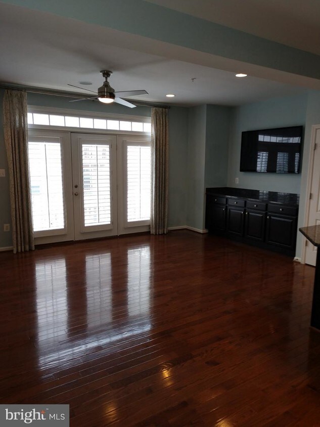 Primary Photo - 2601 Osprey Way N