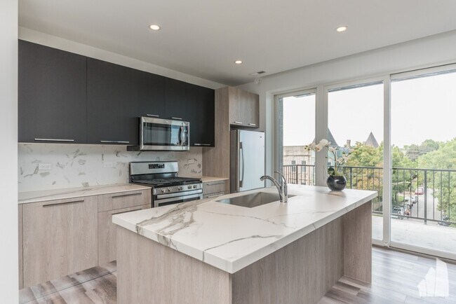 Foto del edificio - 2534 W Fullerton Ave