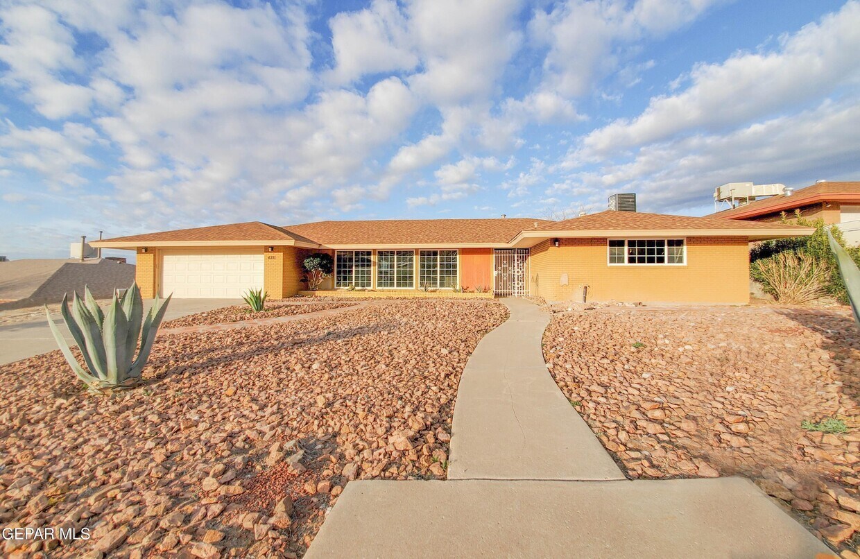 Foto principal - 4311 N Stanton St