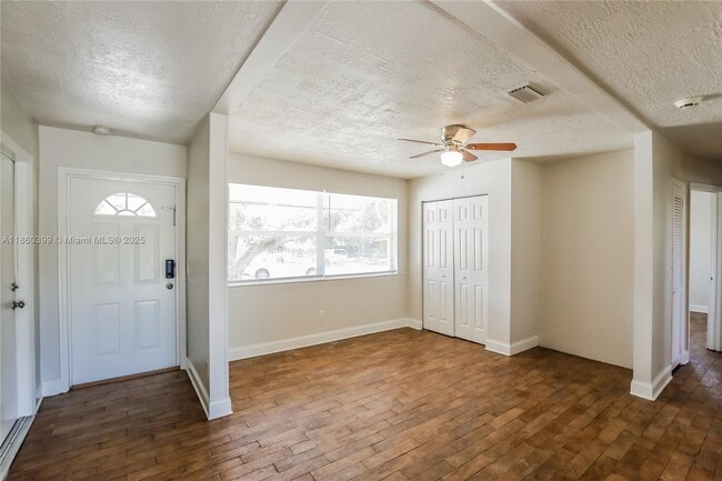 Building Photo - 6648 Osborne Dr