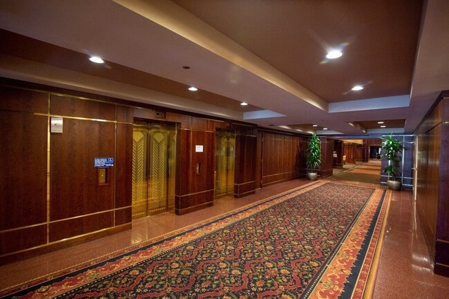 Photo - 910 S Michigan Ave Apartment