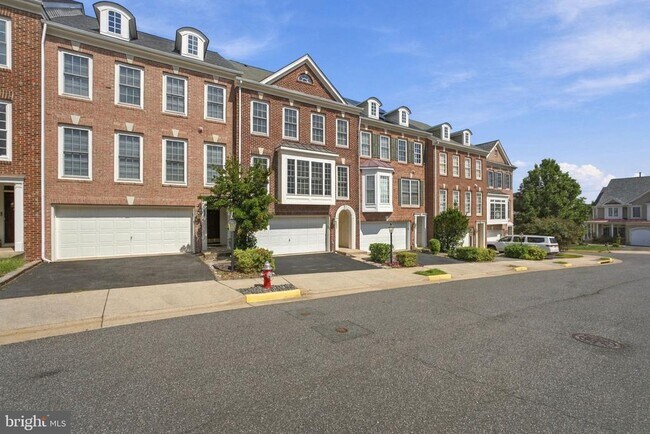 Building Photo - 3342 Wilton Crest Ct