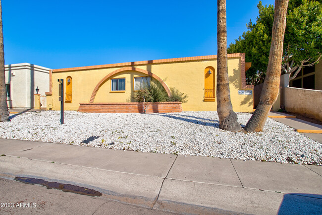 Building Photo - 7850 E Glenrosa Ave