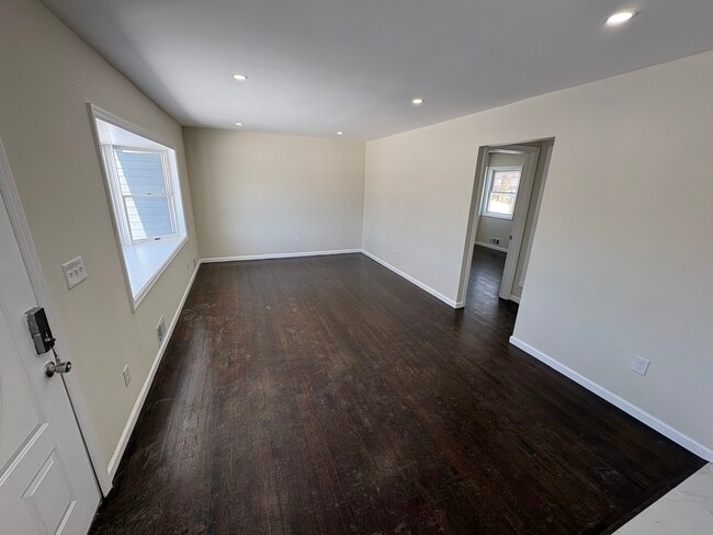 Building Photo - 351 Wicks Rd