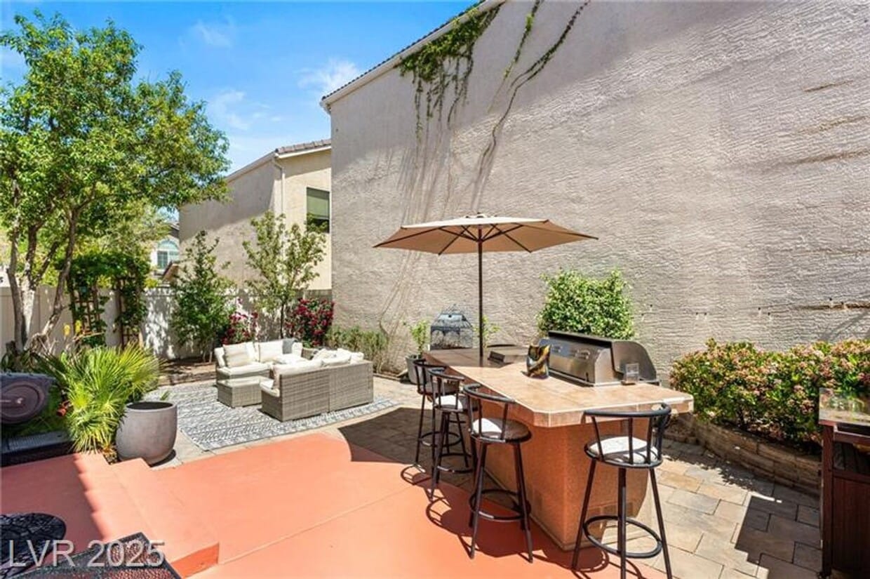 Primary Photo - 3 BEDROOM HOME IN GATED COMMUNITY!