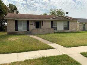 Building Photo - 904 Valley View Dr
