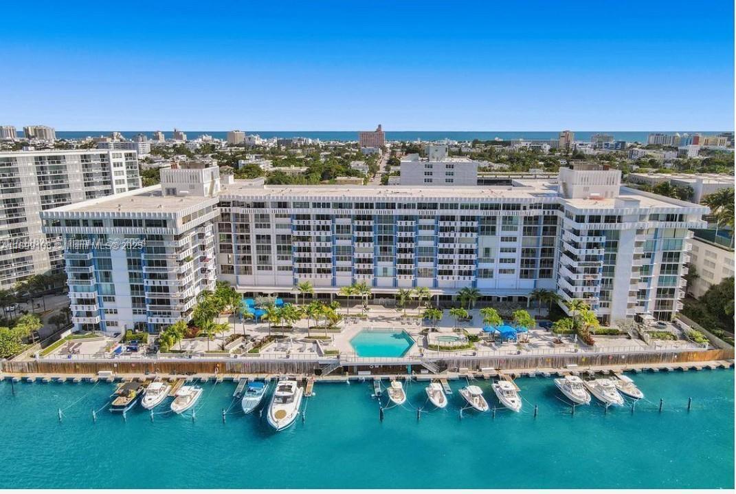 Foto principal - 800 West Ave